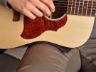 Bande anti-dérapante pour guitare